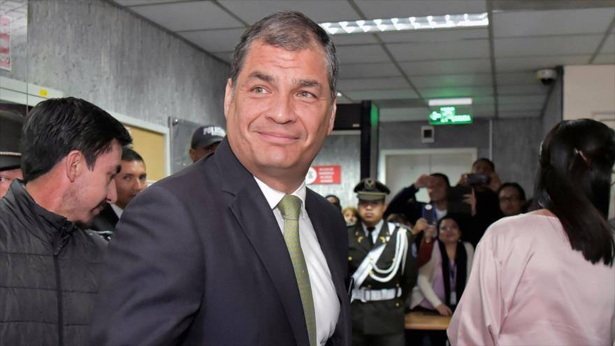 Expresidente de Ecuador Rafael Correa llega a la Audiencia Nacional de Quito, 1 de diciembre de 2017.