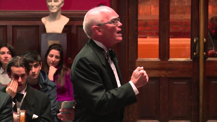 Stewart Baker, el primer subsecretario en el Departamento de Seguridad Nacional (DSN) bajo la presidencia de George W. Bush.