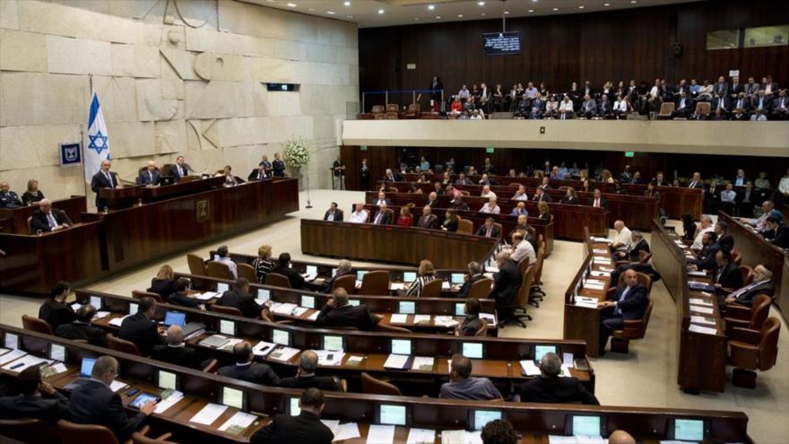 El premier israelí, Benyamin Netanyahu, habla durante una sesión del parlamento del régimen de Tel Aviv.