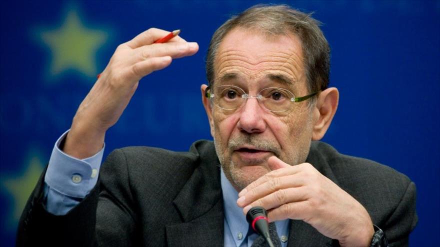 El ex alto representante de la Política Exterior de la Unión Europea (UE), Javier Solana, habla en una conferencia.