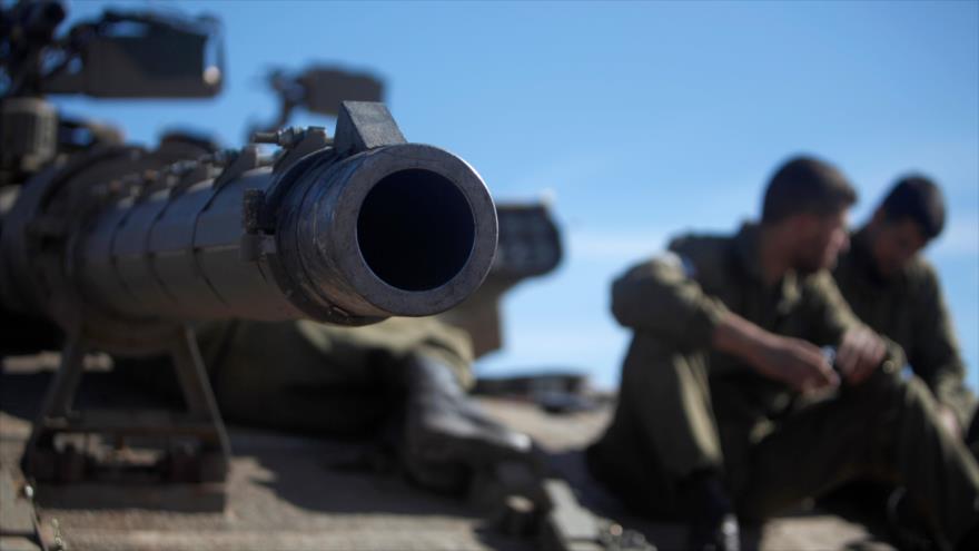 Soldados israelíes en los ocupados altos de Golán.