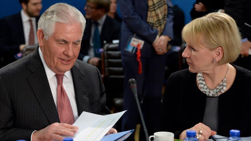 La canciller sueca, Margot Wallstrom, y el secretario de Estado de EE.UU., Rex Tillerson, en Bruselas, 5 de diciembre de 2017.