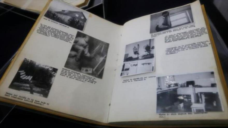 Un libro de la Policía Civil de Chile que contiene archivos desclasificados relacionados con el espionaje nazi en Chile, 22 de junio de 2017.