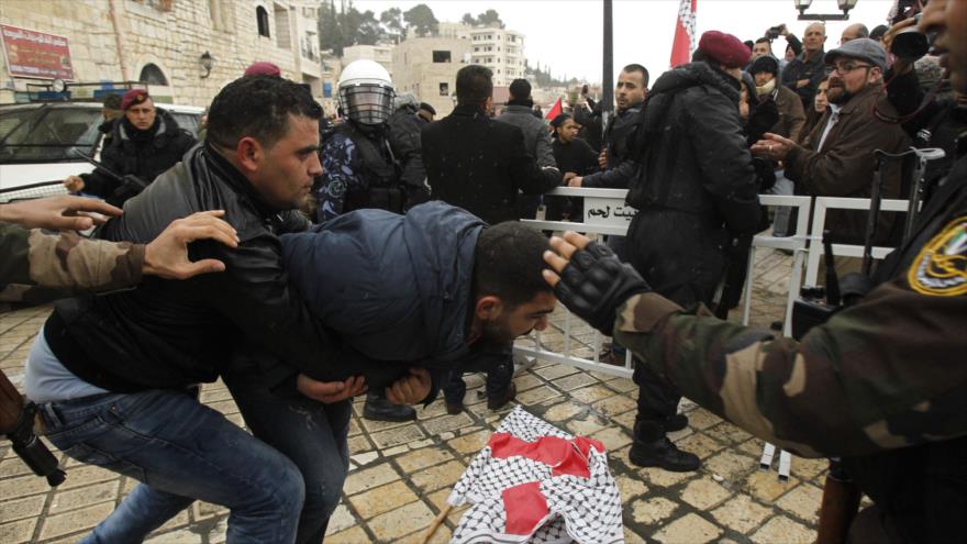 Protestan contra patriarca griego por vender tierras palestinas
