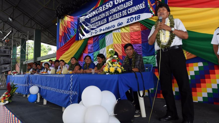 El presidente de Bolivia, Evo Morales ofrece un discurso durante un acto público en el trópico de Cochabamba (centro), 7 de enero de 2018.