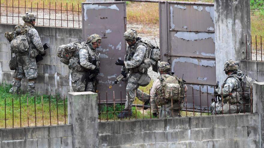 Soldados de EE.UU. durante un ejercicio militar junto a tropas surcoreanas, Pocheon, cerca de la frontera norcoreana, 19 de septiembre de 2017.