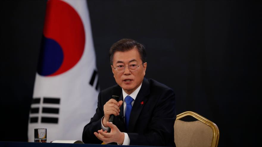 El presidente de Corea del Sur, Moon Jae-in, ofrece una conferencia de prensa en Seúl (capital), 10 de enero de 2018.