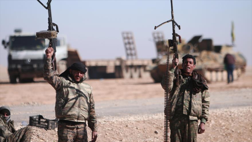 Los miembros de llamadas Fuerzas Democráticas Sirias (FDS) en la provincia de Deir Ezzor, este de Siria.