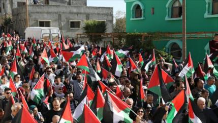 Fuerzas israelíes arremeten contra protesta palestina