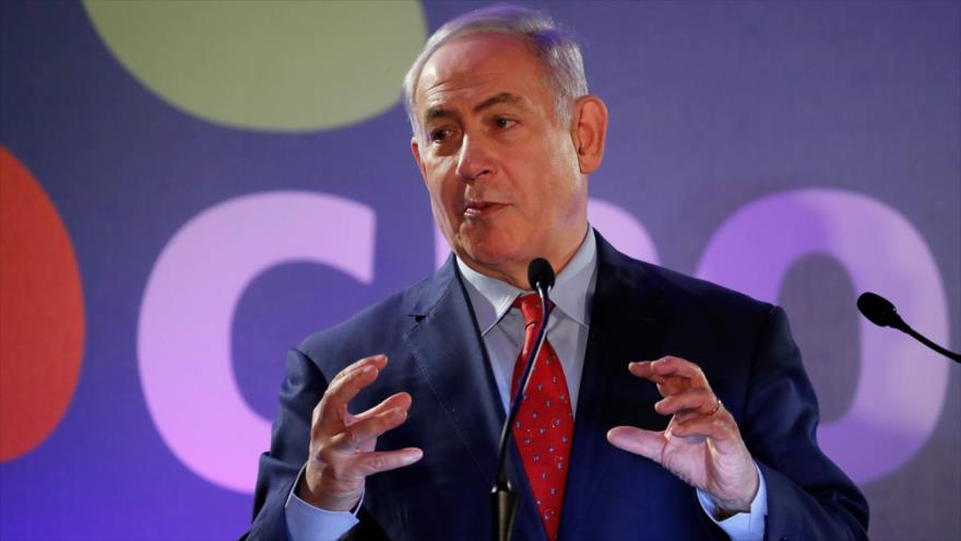El premier del régimen israelí, Benyamin Netanyahu, pronuncia un discurso ante medios extranjeros en Al-Quds (Jerusalén), 10 de enero de 2018.