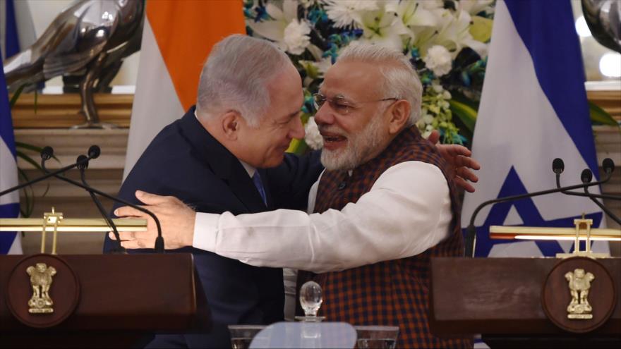 El primer ministro israelí, Benyamin Netanyahu (izda.), y su par indio, Narendra Modi, en una rueda de prensa en Nueva Delhi, 14 de enero de 2018.