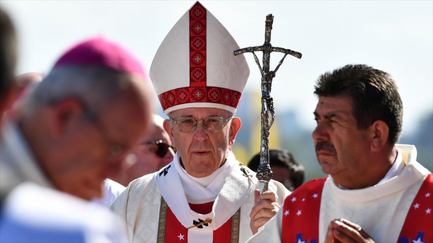 El Papa Francisco celebra una misa al aire libre en el aeropuerto Maquehue en Temuco, al sur de Santiago, 17 de enero de 2018.
