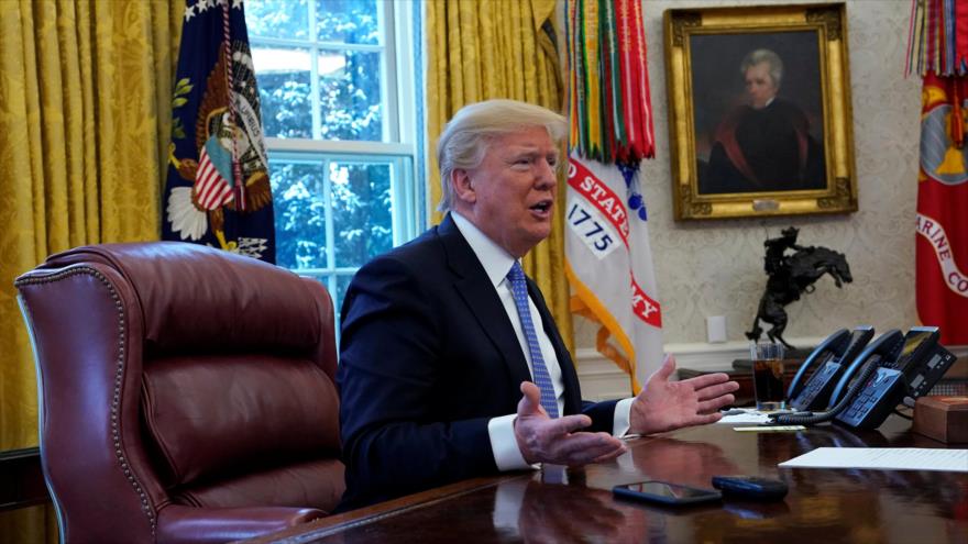 El presidente de EE.UU., Donald Trump, habla en una entrevista con Reuters en la Casa Blanca, Washington, 17 de enero de 2018.