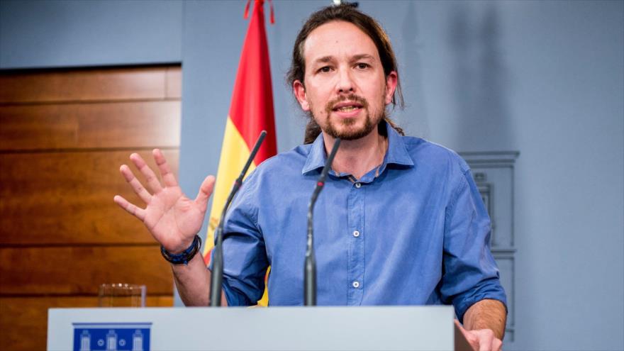 El líder de Podemos, Pablo Iglesias, comparece ante la prensa en el Palacio de la Moncloa.