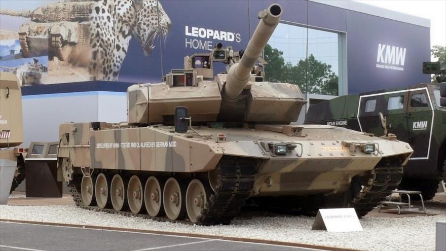 Un carro de combate de fabricación alemana, bautizado Leopard 2 A7.