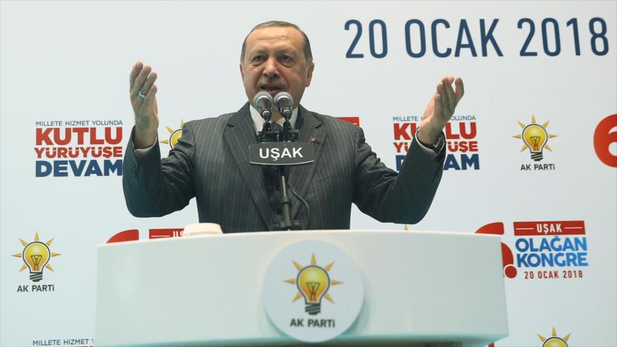 El presidente turco, Recep Tayyip Erdogan, en la reunión del congreso provincial del Partido Justicia y Desarrollo (AKP), 20 de enero de 2018.