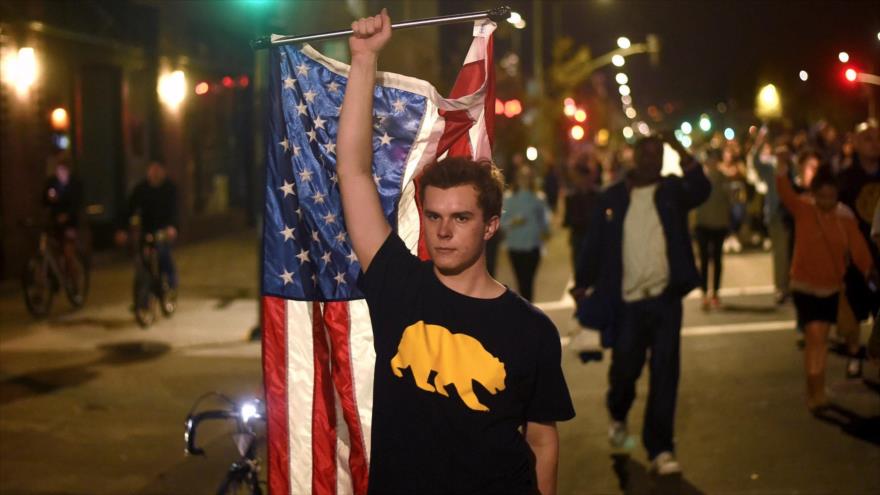 Los californianos piden la independencia de los Estados Unidos.