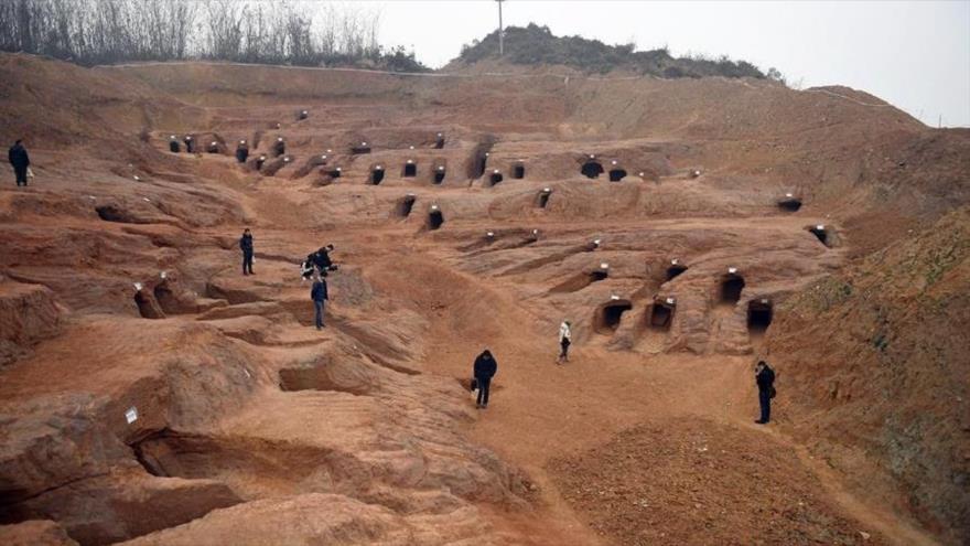 Hallan más de 200 tumbas en cuevas de hace 1500 años en China | HISPANTV