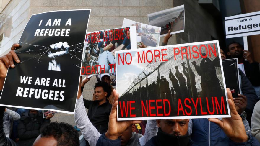 Eritreos realizan una protesta frente a la embajada de Ruanda en los territorios palestinos ocupados, 22 de enero de 2018.