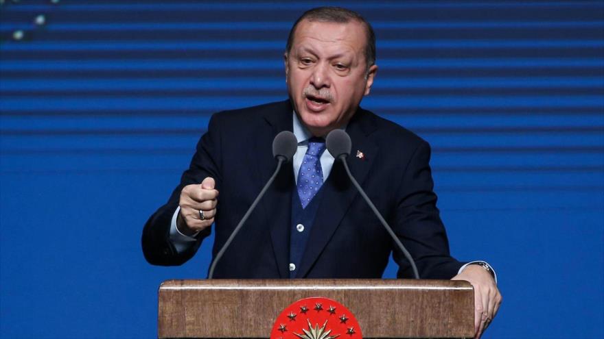 El presidente turco, Recep Tayyip Erdogan, pronuncia un discurso en una ceremonia oficial en Ankara, la capital de Turquía, 22 de enero de 2018.