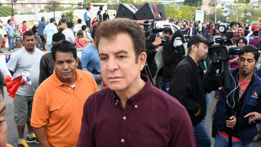 Nasralla llama “pandilleros” y “vagos” a diputados hondureños