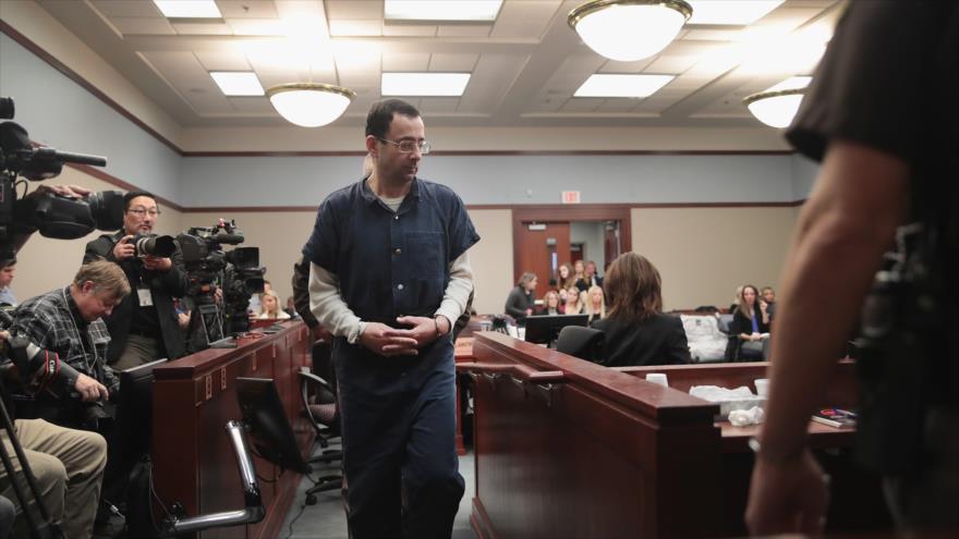 Ex médico del equipo de gimnastas olímpicas de EE.UU. Lawrence Larry Nassar, en el tribunal norteamericana de Lansing, Michigan, 17 de enero de 2018. 