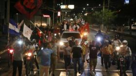 Oposición hondureña forma caravana de protesta contra Hernández