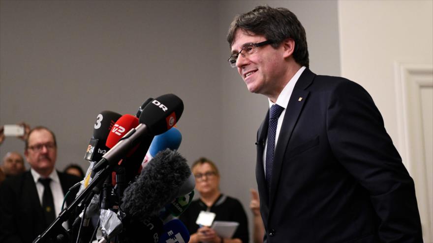 El presidente cesado de Cataluña, Carles Puigdemont, durante una conferencia de prensa en Copenhague (Dinamarca), 23 de enero de 2018.