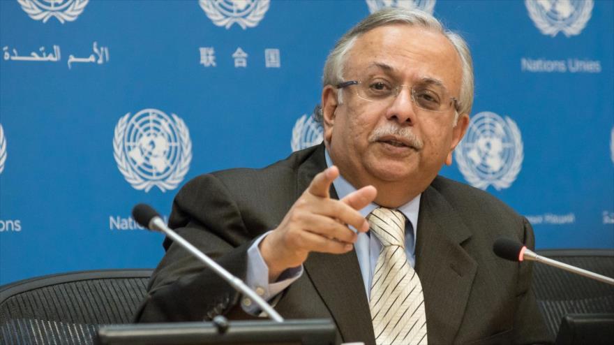 El representante permanente de Arabia Saudí ante las Naciones Unidas, Abdolá al-Mouallimi, en una rueda de prensa en la sede de la ONU.
