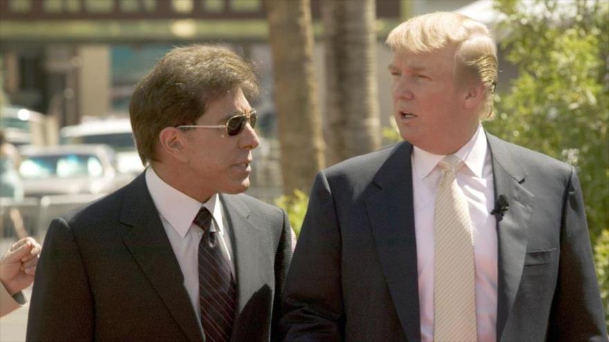 El presidente de EE.UU., Donald Trump (dcha.), y Steve Wynn en Las Vegas, 12 Julio de 2005.