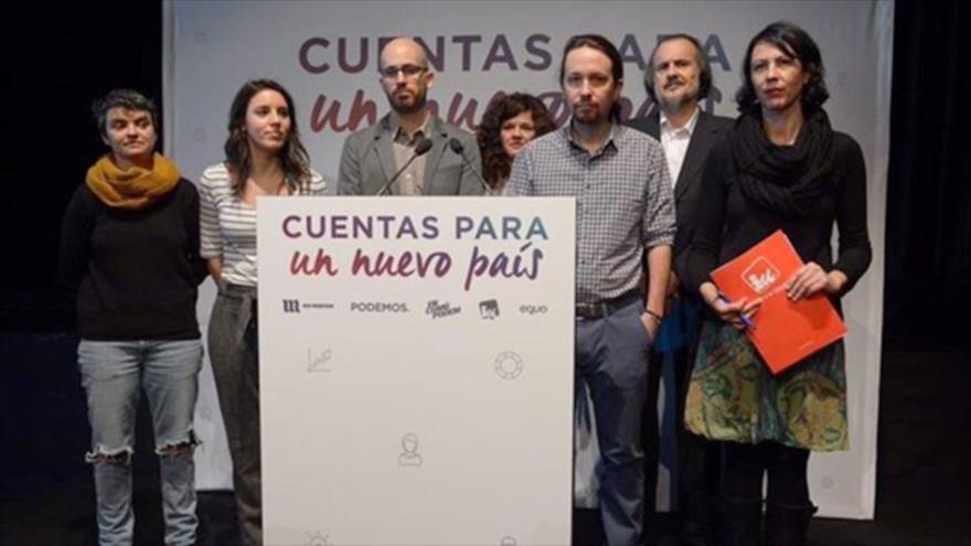 Varios representantes del partido Unidos Podemos, liderados por Pablo Iglesias, en un acto oficial en Madrid, 29 de enero de 2018.