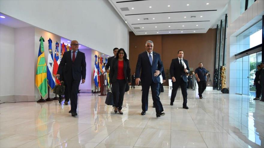 Delegación oficial del Gobierno de Venezuela llega a la 5ta ronda de negociación con la oposición, República Dominicana, 29 de enero de 2018.