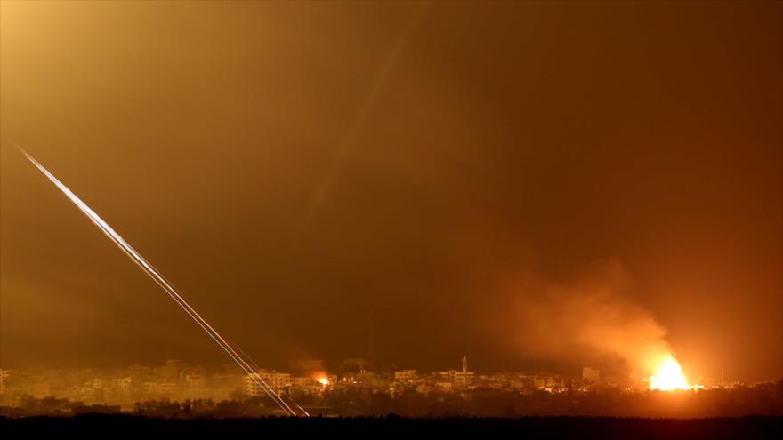 Supuestos cohetes lanzados desde la Franja de Gaza contra Israel.