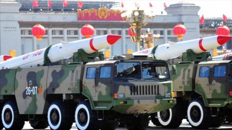 El Ejército Popular de Liberación (EPL) de China muestra sus armas nucleares en un desfile militar en Pekín (capital china).