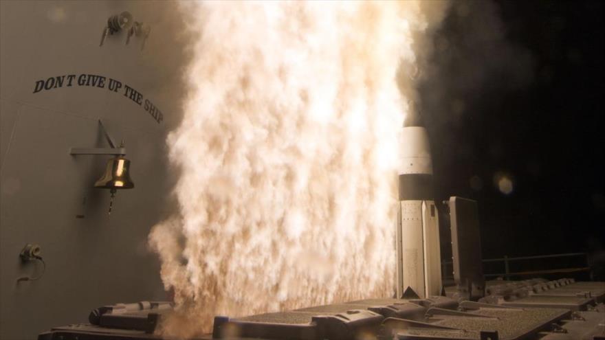 El lanzamiento de un misil antibalístico RIM-161 Standard Missile 3 (SM-3 Block IIA) de Estados Unidos.