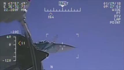 EEUU muestra en imágenes cómo Su-27 ruso intercepta su avión espía