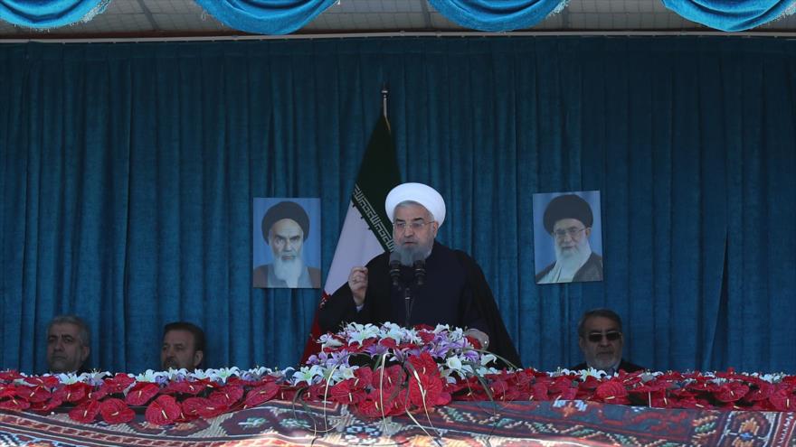 El presidente de Irán, Hasan Rohani, da un discurso en la ciudad de Kerman (sureste), 1 de febrero de 2018.