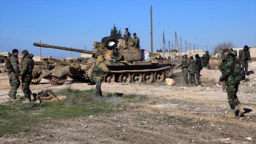 Integrantes del Ejército sirio durante una operación antiterrorista en la provincia de Alepo, en el noroeste de Siria.