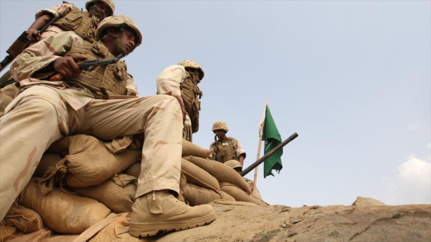Vídeo: Soldados saudíes huyen en masa ante avance de yemeníes