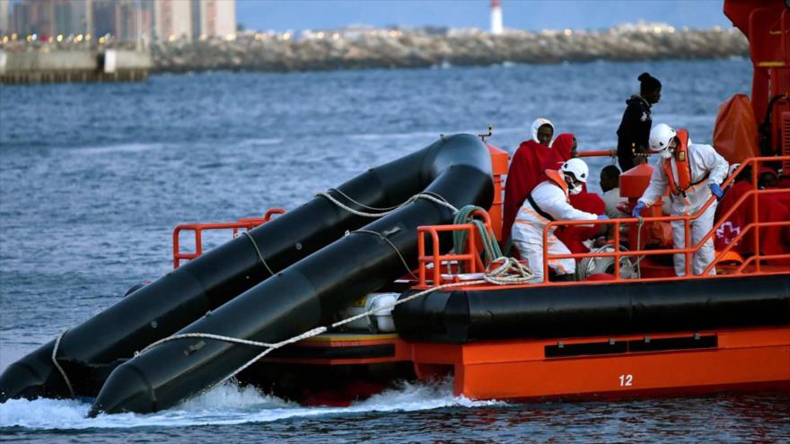 Un barco de Salvamento Marítimo español tras un rescate en el Mediterráneo.