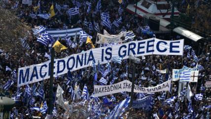 Multitudinaria protesta en Atenas por el nombre de Macedonia