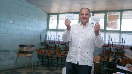Solís pide a costarricenses votar a un gobierno mejor que el suyo