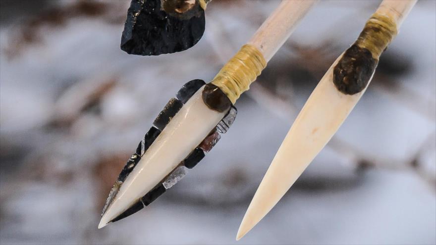 Puntas de proyectiles de finales del Paleolítico alaskeño reconstruidas por investigadores de la Universidad de Washington, en EE.UU.