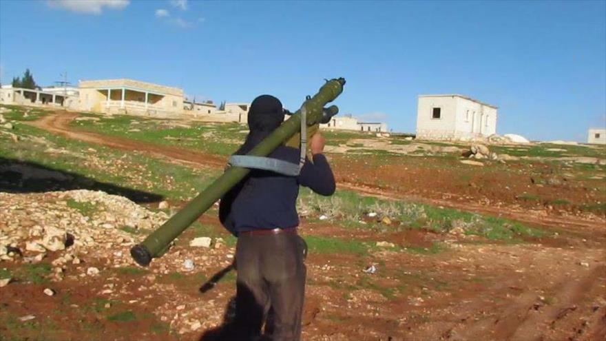 Un terrorista equipado con sistema portátil de defensa aérea (MANPAD, por sus siglas en inglés) en Siria.