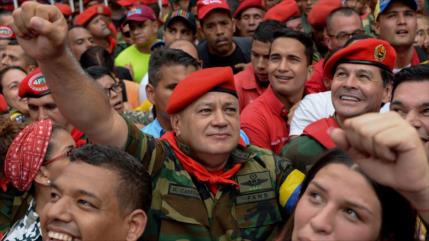 Chavismo advierte de rebelión popular si los militares se alzan 