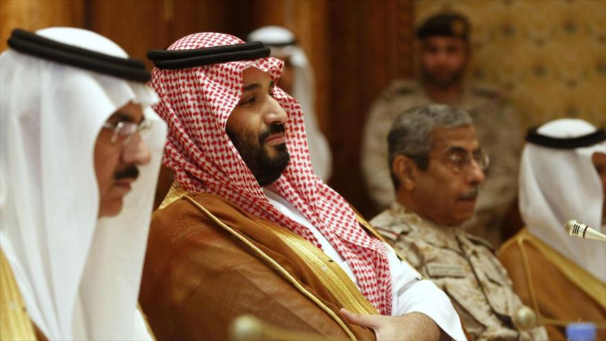 El príncipe heredero saudí, Mohamad bin Salman (centro).