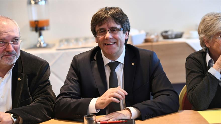 Puigdemont propone investidura en Bruselas para el 18 de febrero