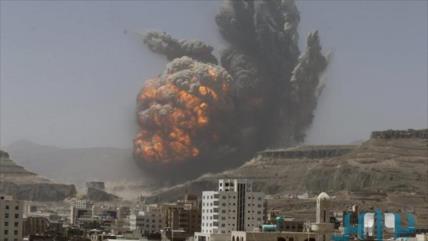 Bombardeos y bombas de racimo saudíes matan a 7 civiles en Yemen