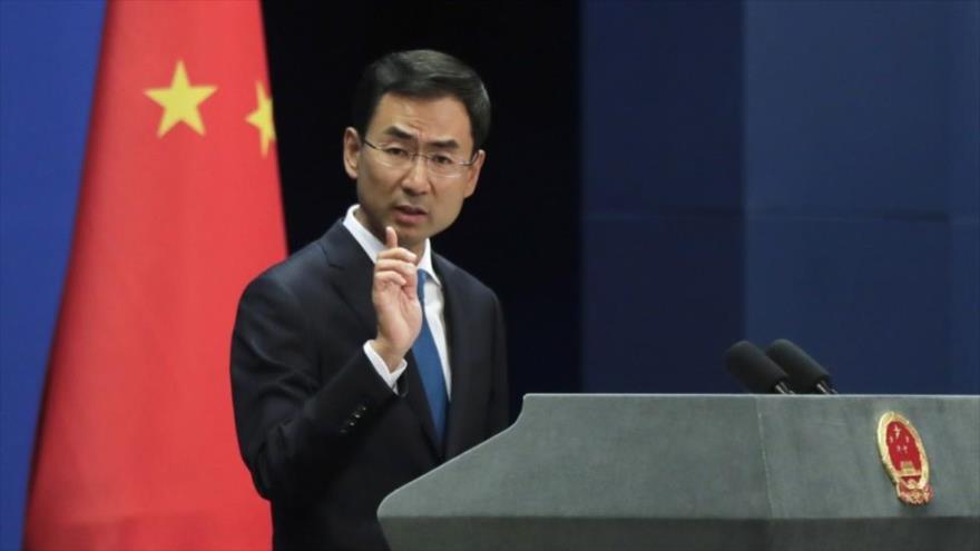 El vocero de la Cancillería china, Geng Shuang, durante una conferencia de prensa.