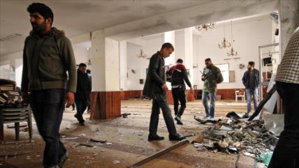 Doble explosión en una mezquita libia deja 2 muertos y 149 heridos